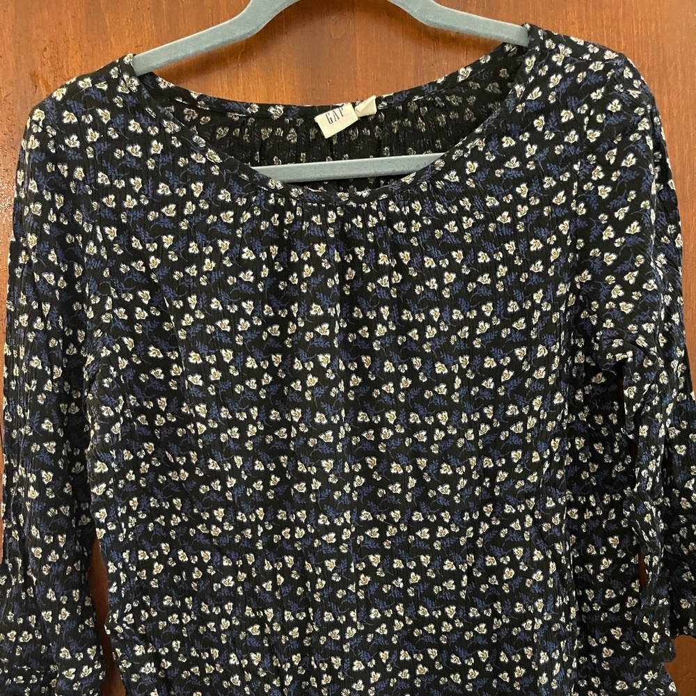 Gap Size M blouse
